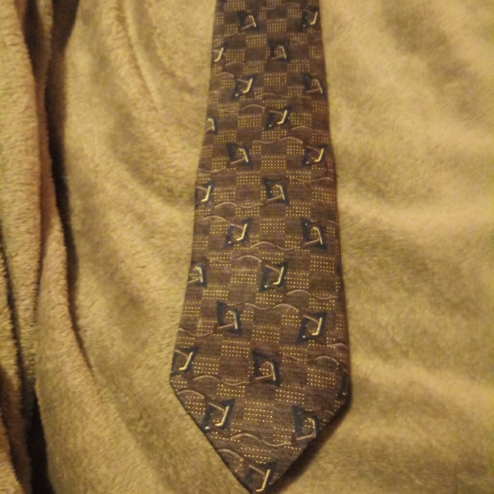 Gray tie